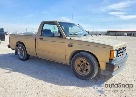 1987 Chevrolet S Truck S10 из США, поврежденный, VIN 1GCCS14R8H8117330
